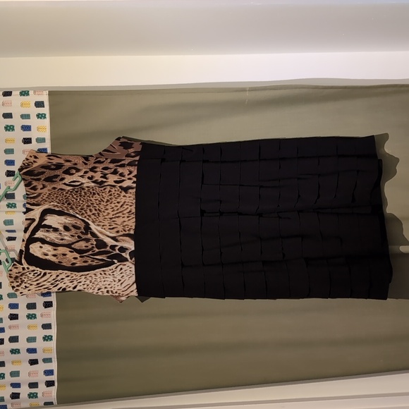 Sexy LBD w animal print sleeveless wrap V - Picture 4 of 4